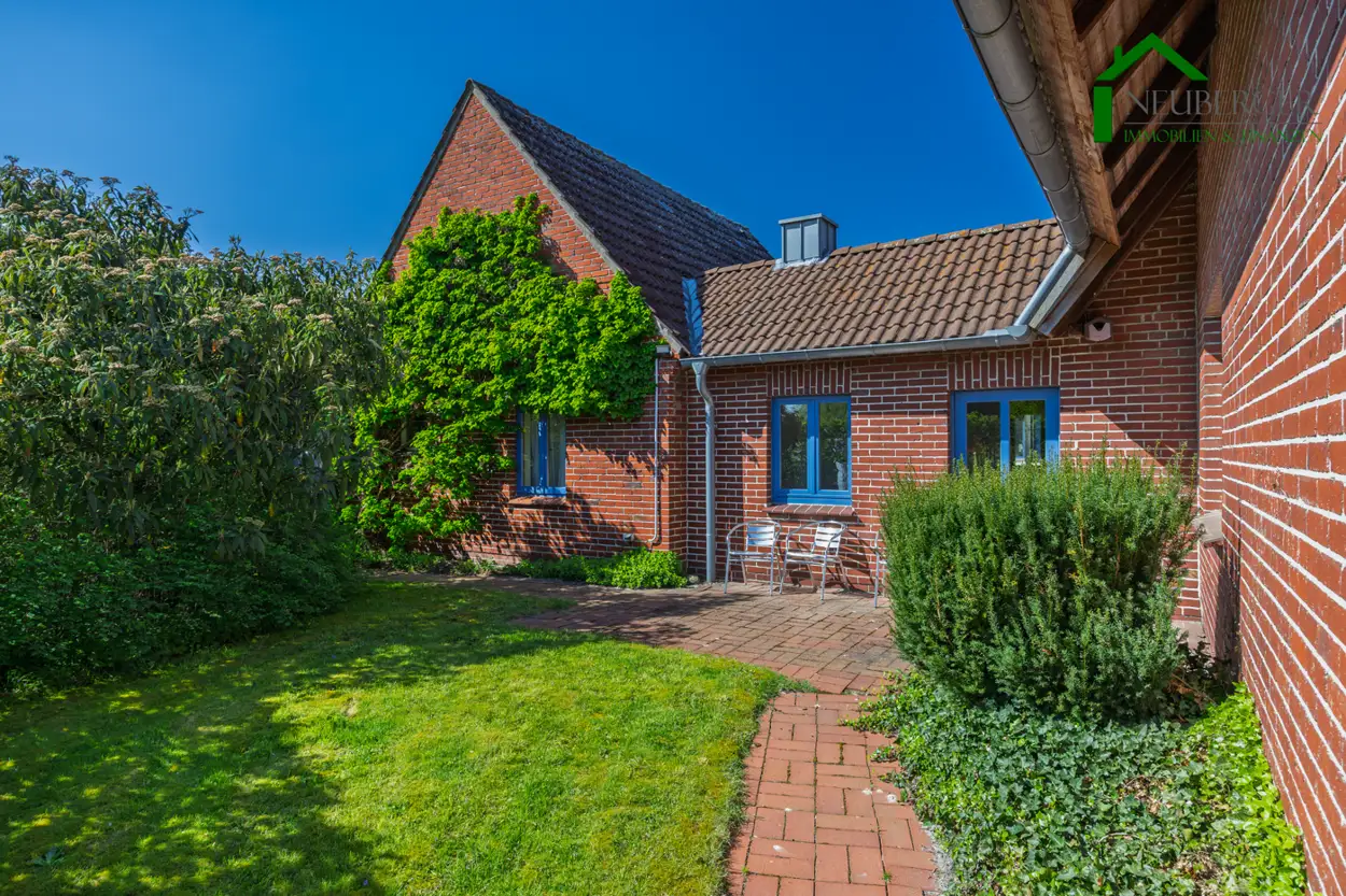 Leben unter zwei Dächern – Mehrgenerationen-Ensemble mit parkähnlichem Garten – Bild 2