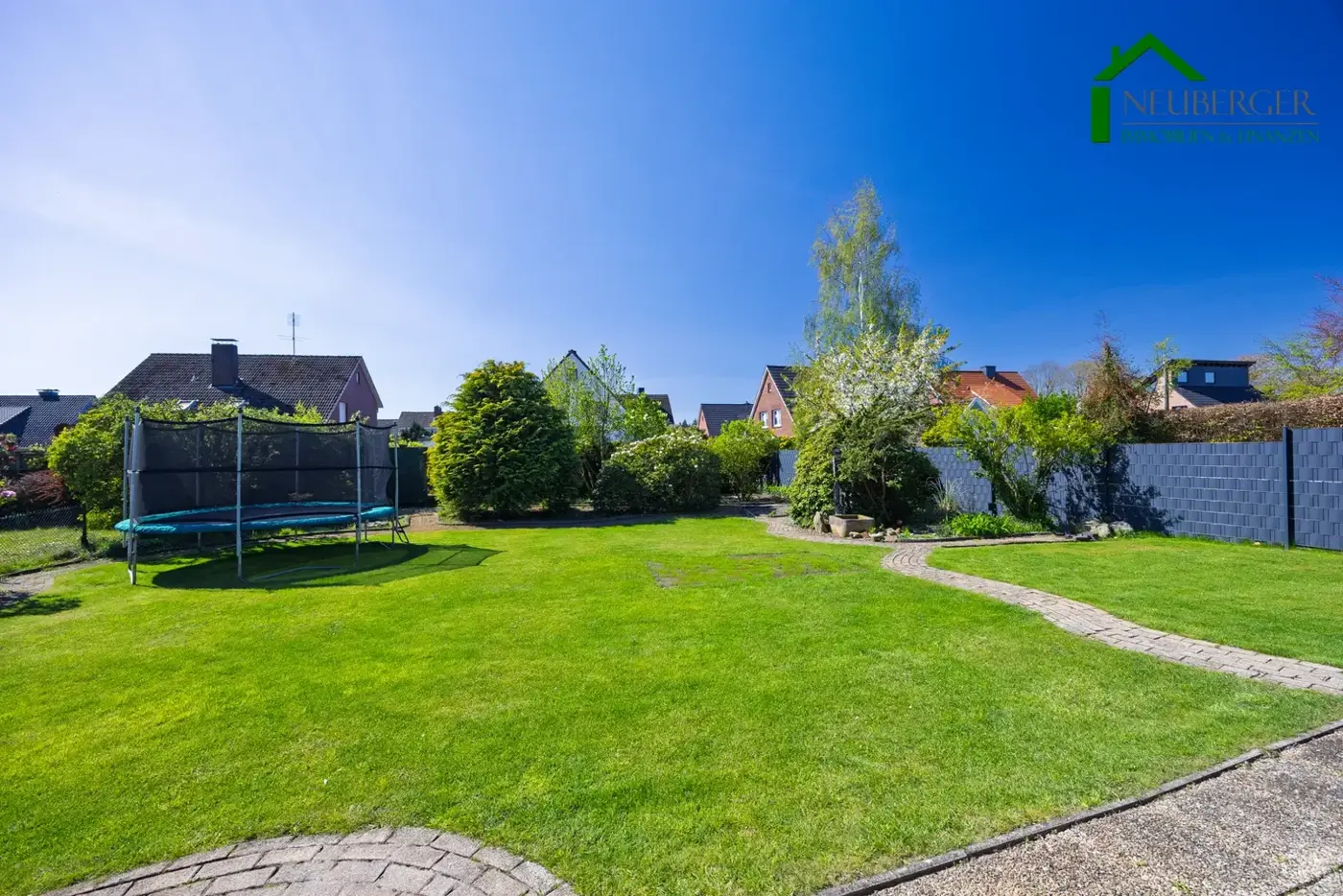 Moderner Wohntraum in der Hengelage: Renovierter Bungalow mit Wintergarten – Bild 3