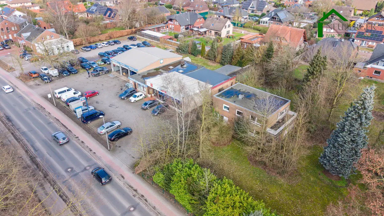 Platz für Ihre Visionen: Mischgebiet-Ensemble mit enormer Grundstücksfläche & Ausbaureserve